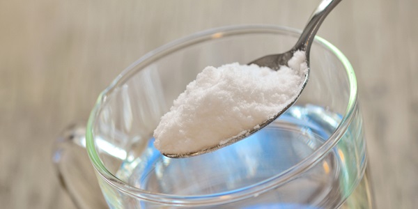 Как полоскать горло солью и содой