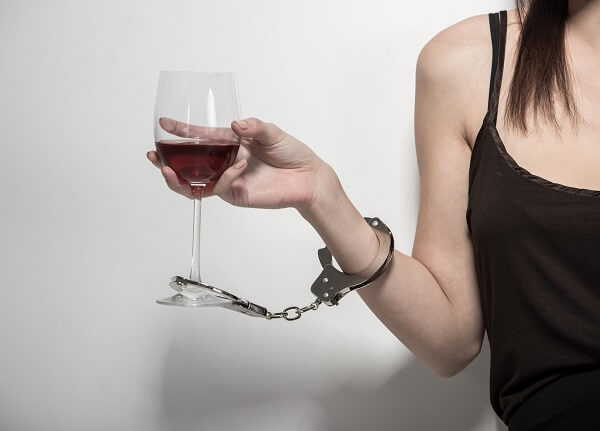 Женский алкоголизм неизлечим почему