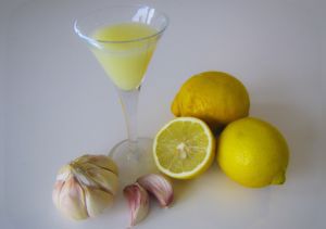 Водочная настойка с лимоном и чесноком