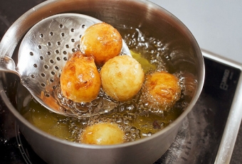 Что делать при ожоге маслом? Чем обработать